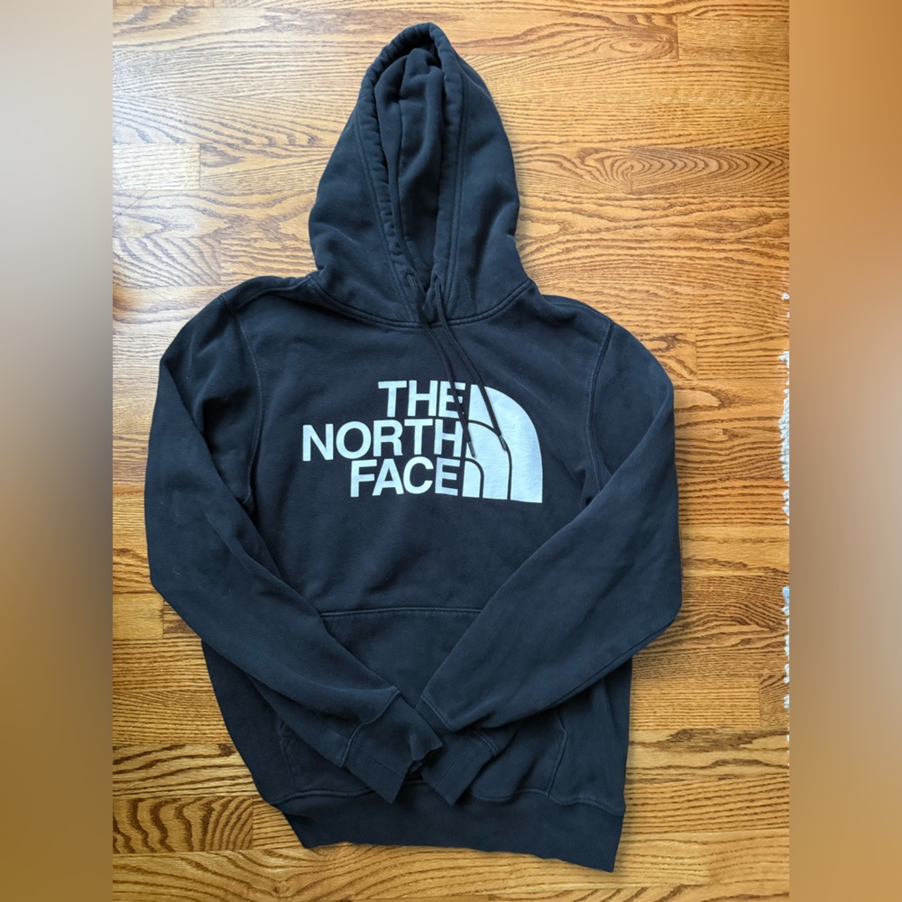 The North Face Men's Black Pullover